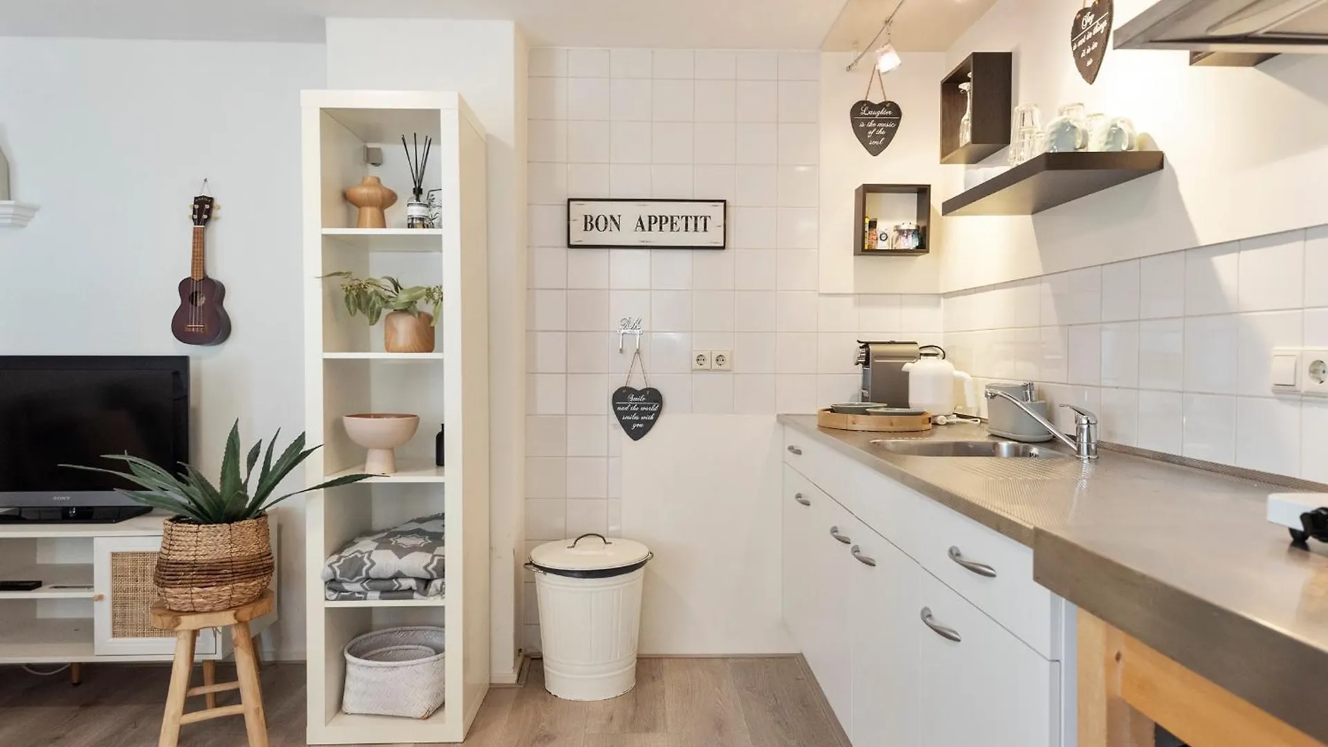 Historical Tiny Home Zandvoort Appartamento